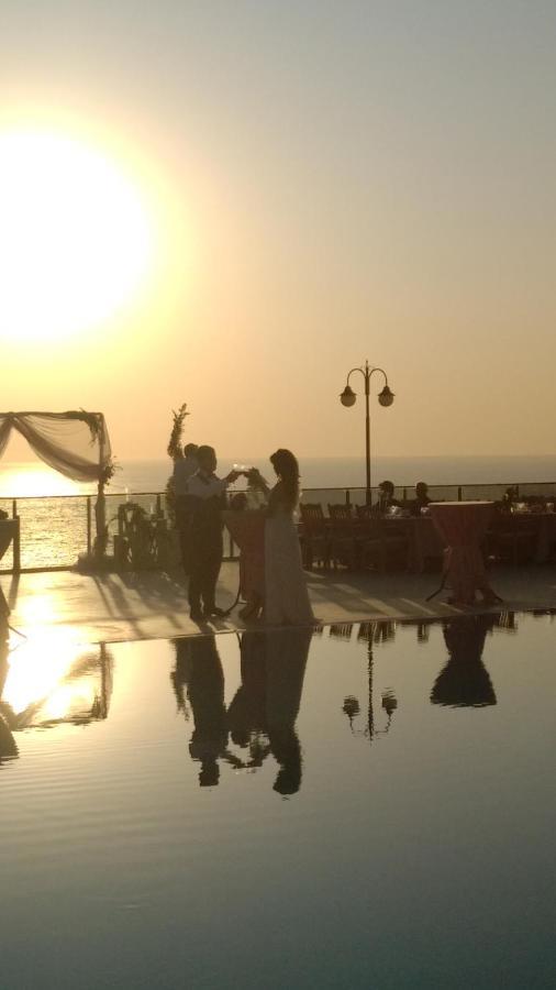 Neopol Hotel Kusadası Exteriör bild