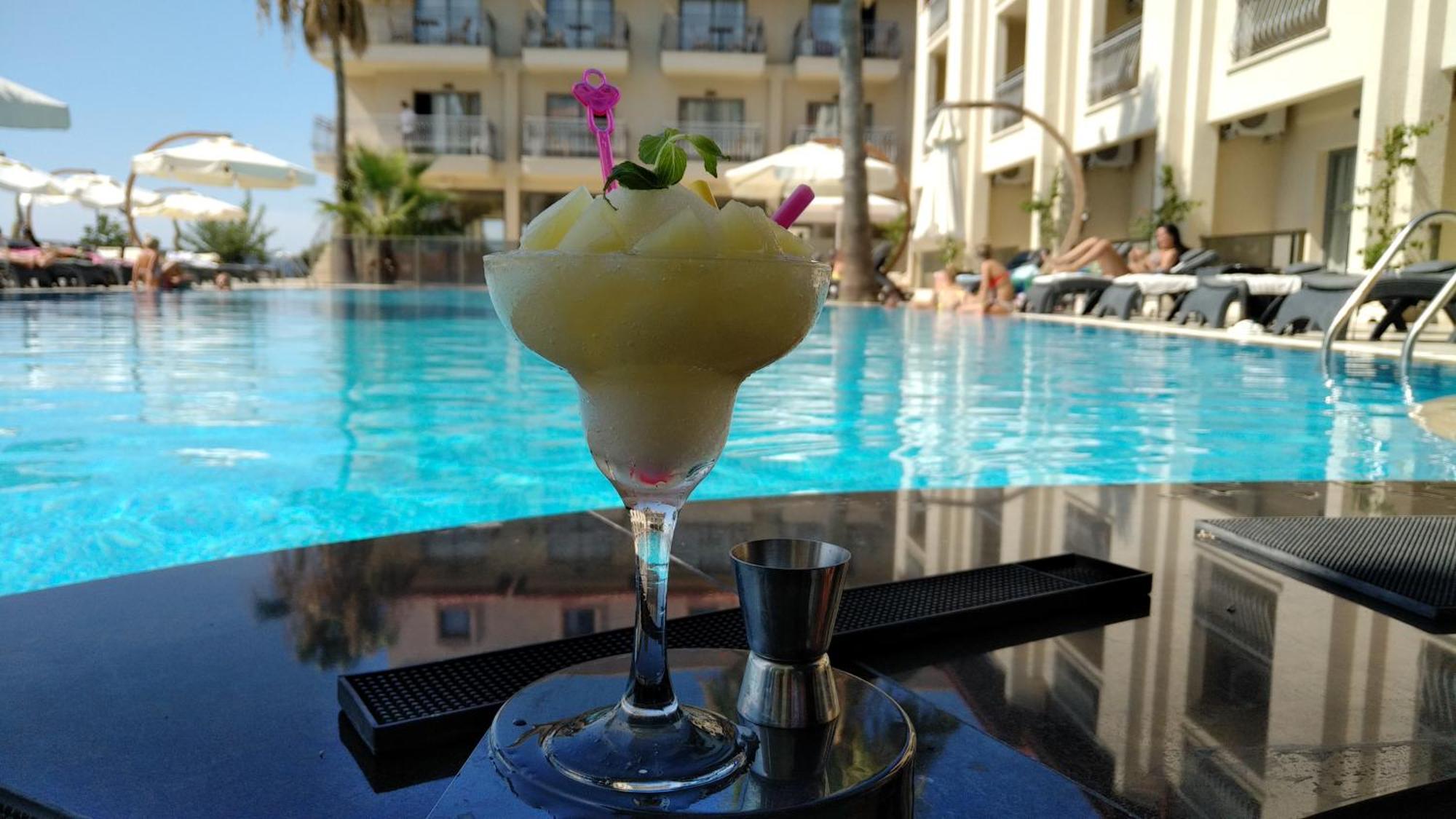 Neopol Hotel Kusadası Exteriör bild