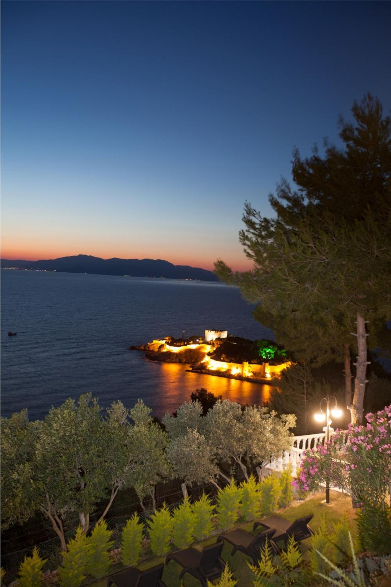 Neopol Hotel Kusadası Exteriör bild