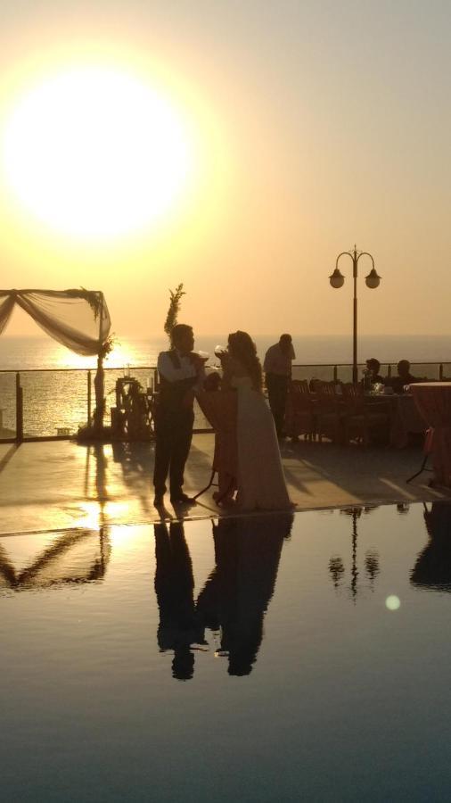 Neopol Hotel Kusadası Exteriör bild
